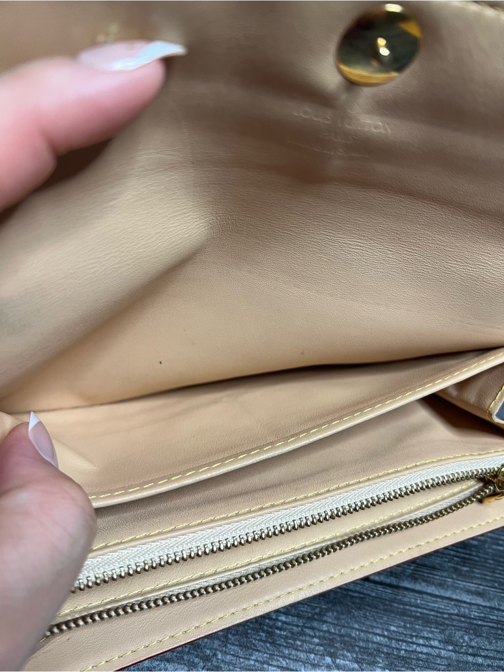 Authentic Louis Vuitton Murakami White Multicolor Monogram Canvas Sarah Wallet - Picture 7 of 9